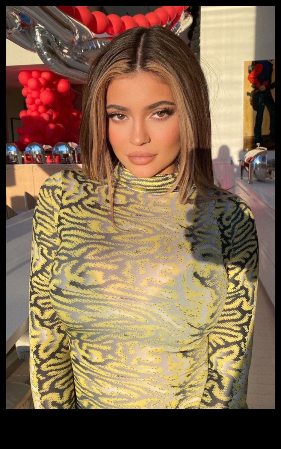 Labākais ceļvedis brunešu matiem: slavenību apstiprinātas frizūras