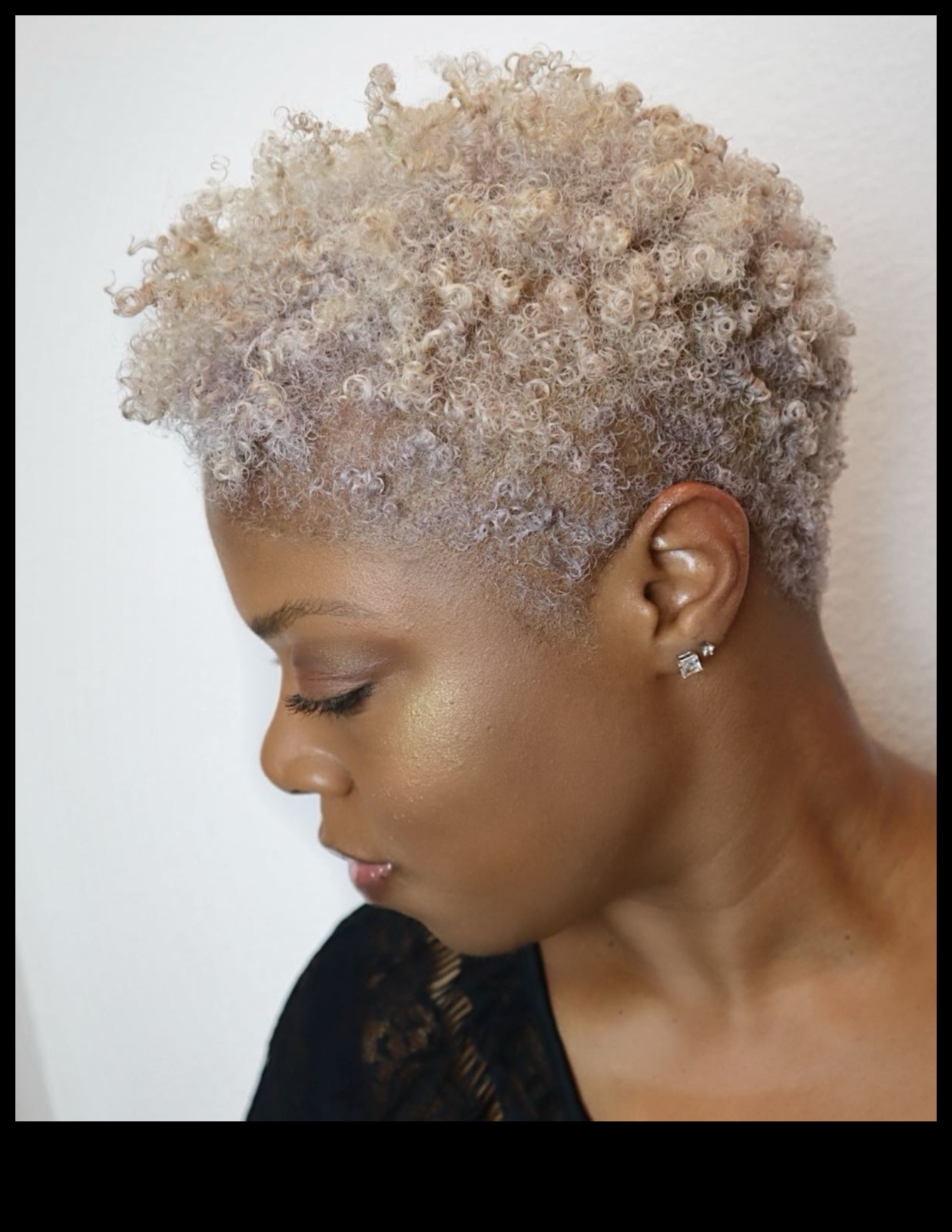 Rotaļīgas laumiņu cirtas: īsas un piesātinātas frizūras jautram izskatam